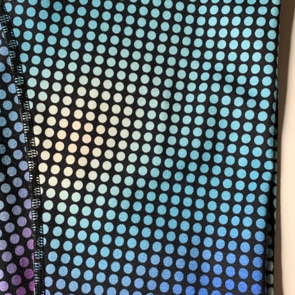 Beautiful lululemon leggings - Picture 2 of 6